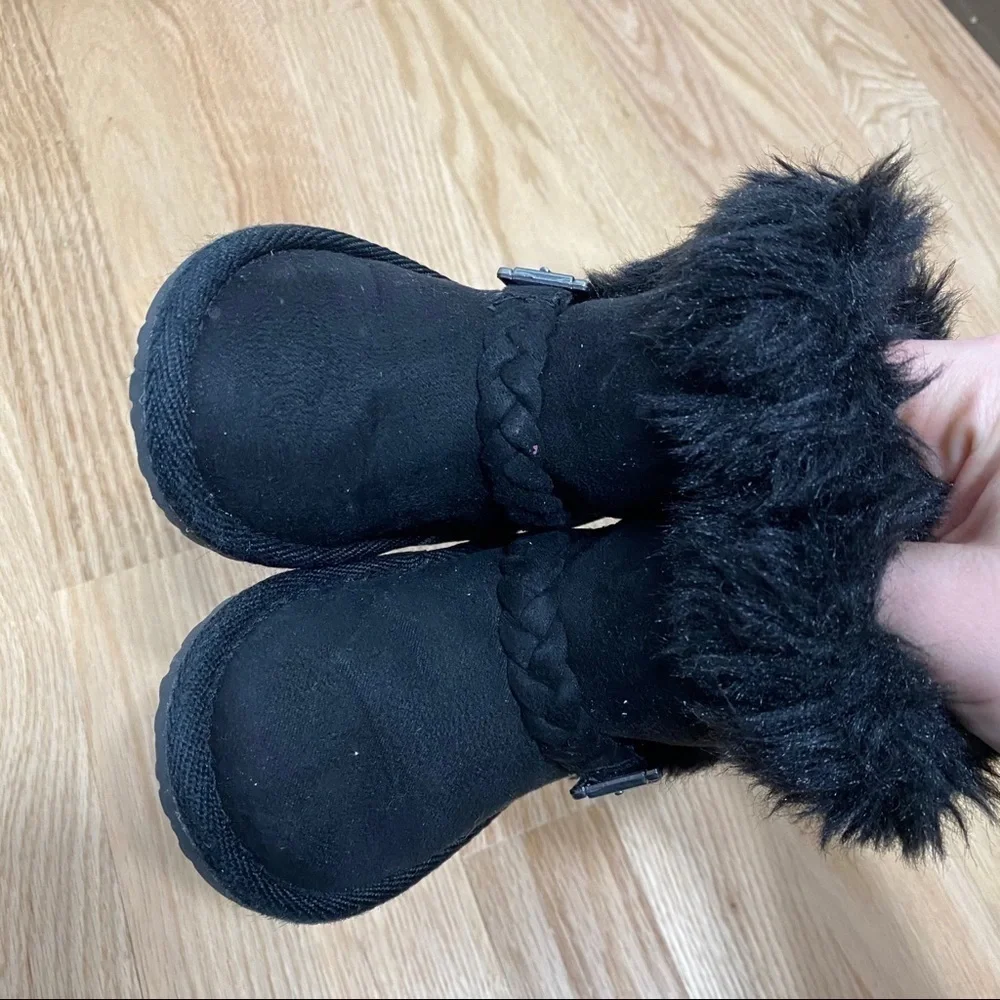 Cat & Jack Blue Buckle Faux Fur Boots Sz 5 Girls